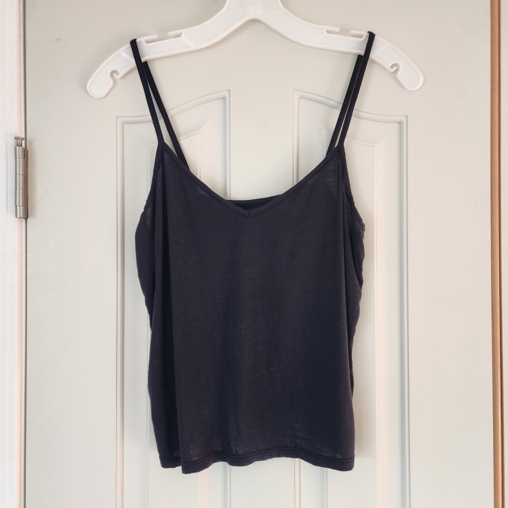 American Eagle Outfitters Basic Cropped Black V-Neck Camisole 95% Viscose M